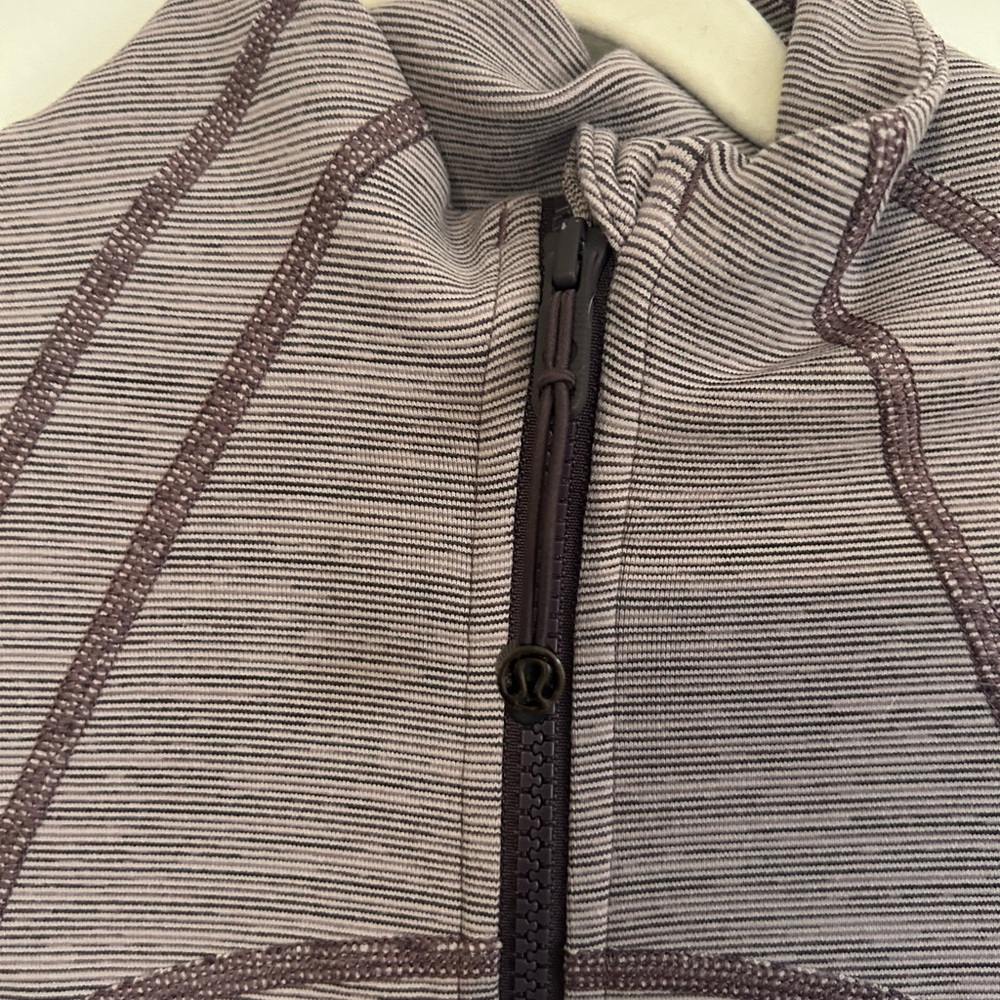 Lululemon Define Track Jacket, Euc Size Small - image 2